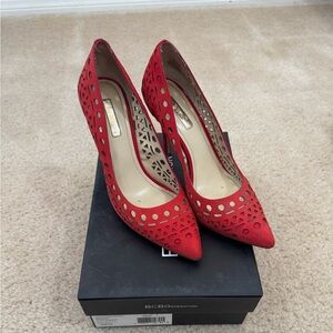 BCBGeneration TOPAZ Pointed Heels Passion Elko Nubuck Size 9M